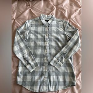 Banana Republic Gray and White Plaid Ruffle Button Down Shirt, Size Small